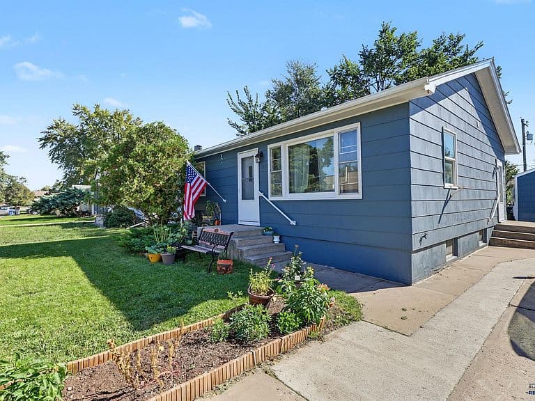 1207 E Saint Cloud St photo 2