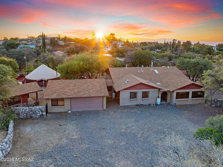 335 W Oak Hills Dr photo 1