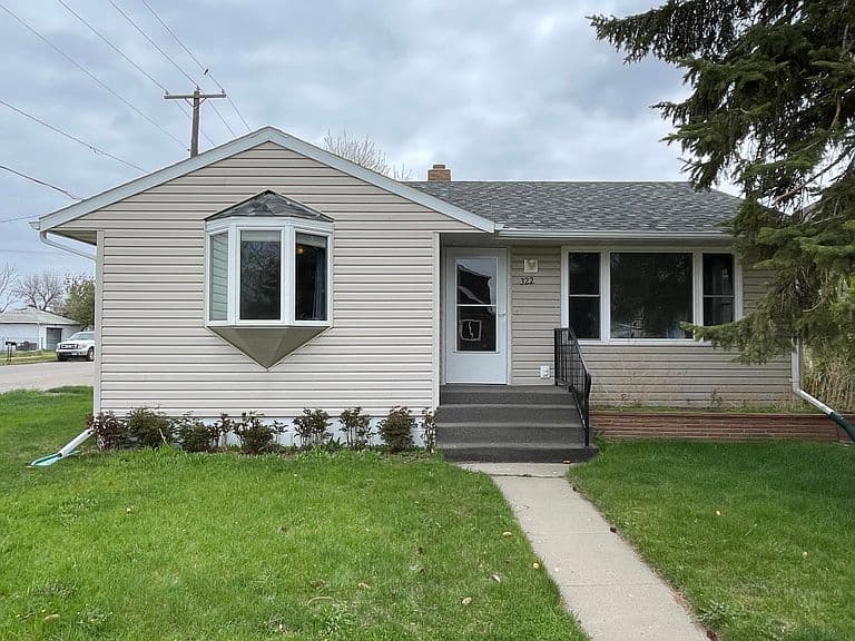 322 4th Ave W photo 1