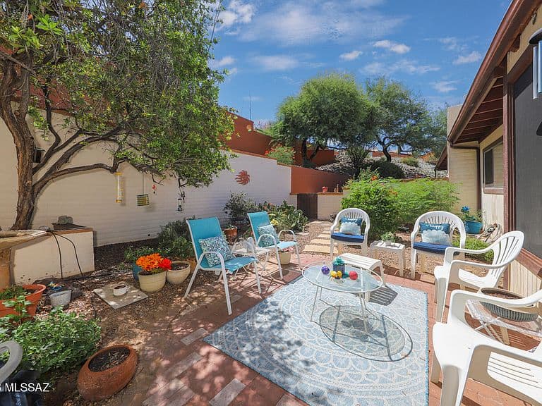 1051 W Calle Alhambra photo 1