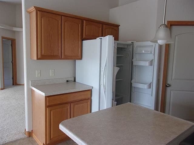 2363 Hillside Ct photo 3