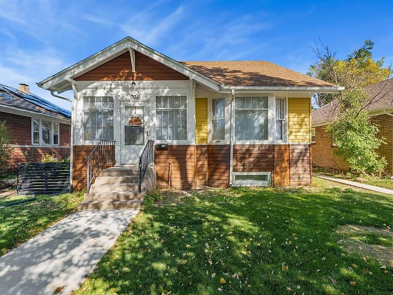 3011 Pioneer Ave photo 1