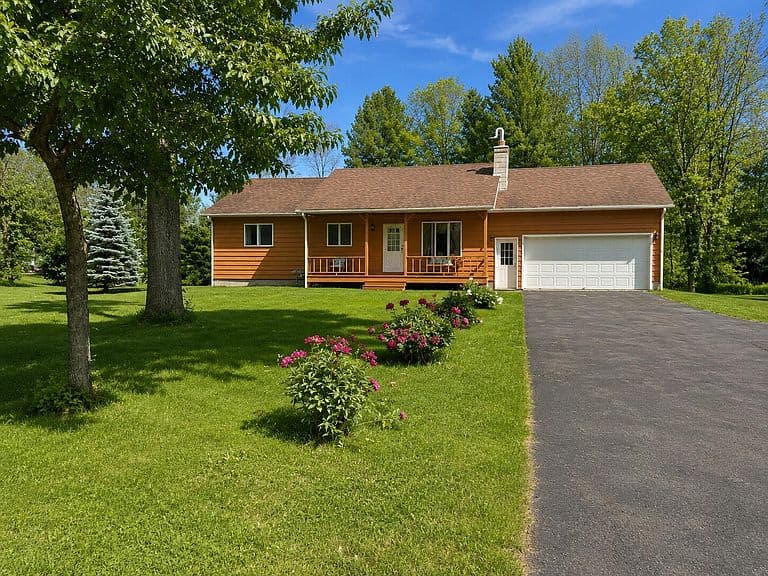 1479 Cumberland Head Rd photo 1