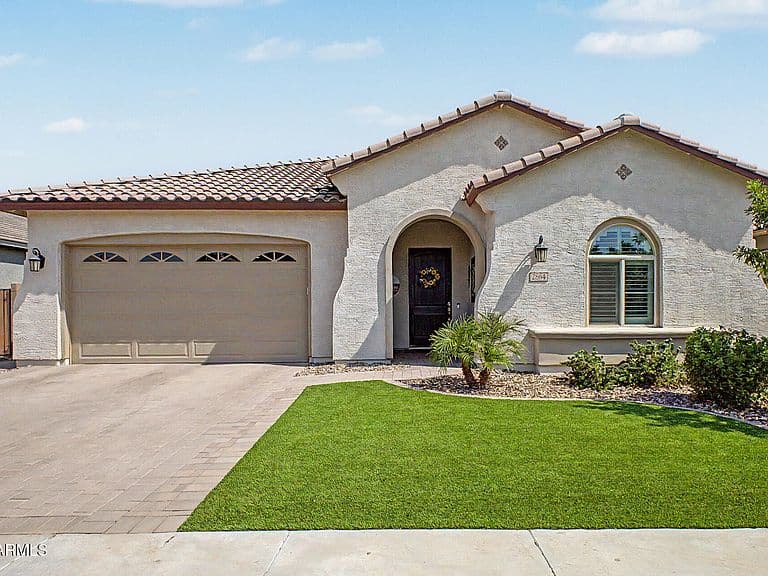 2864 W SANTA FE Drive photo 1