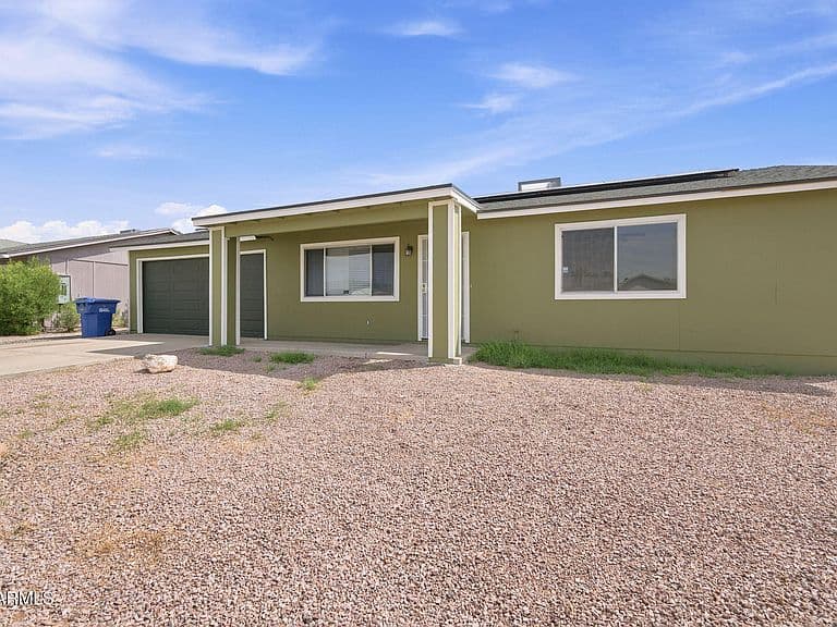 1126 W AUBURN Drive photo 3