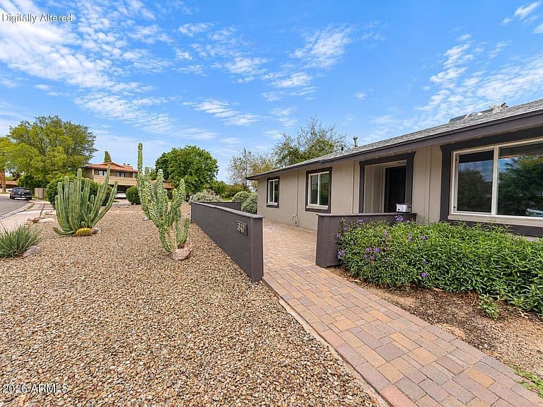 3840 E Sahuaro Drive photo 1