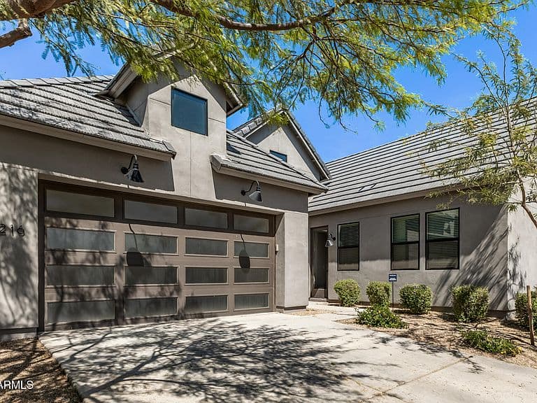 10216 E TALON Avenue photo 5
