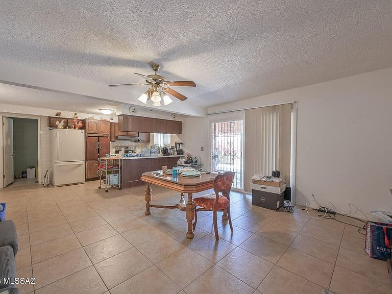 610 N Gene Pl photo 2