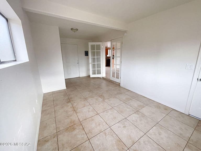 4545 S Dogwood Ave photo 3