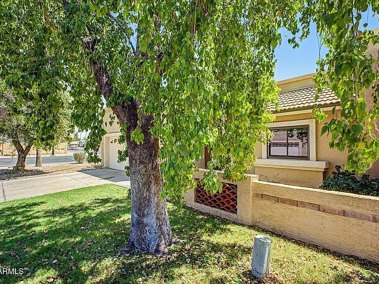 1610 N STAPLEY Drive #112 photo 3