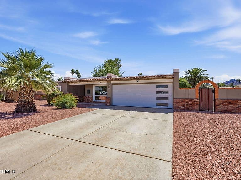 3601 E CHOLLA Street photo 2