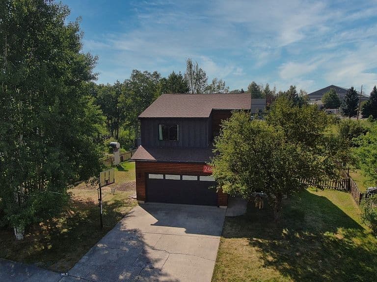 2409 Westridge Dr photo 4