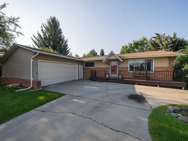 1302 Stampede Ave photo 4