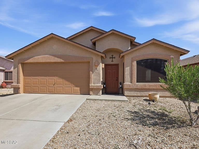 1370 W Calle Rio Lobo photo 2