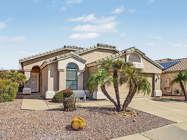 18082 W ADDIE Lane photo 1