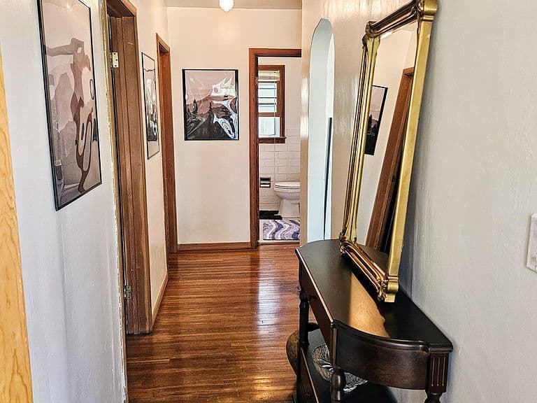 308 Spring Ave S photo 3