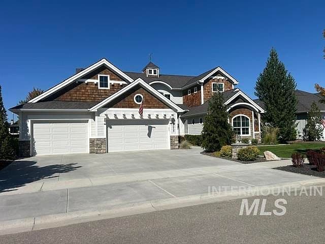 1059 N Luge Ave photo 1