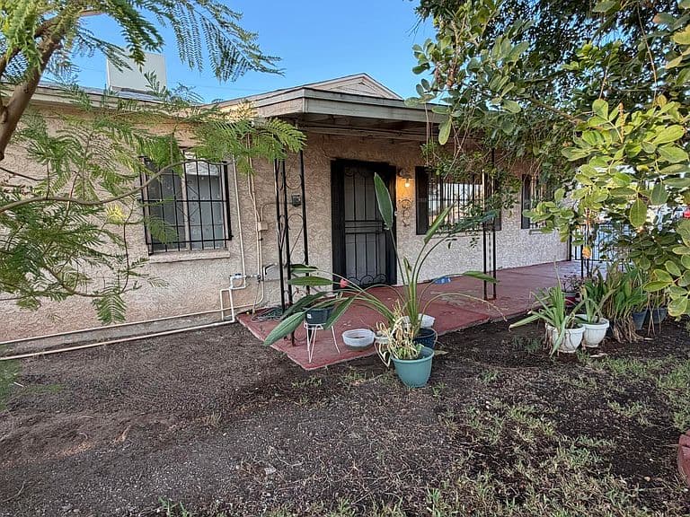 2902 W PIERCE Street photo 1
