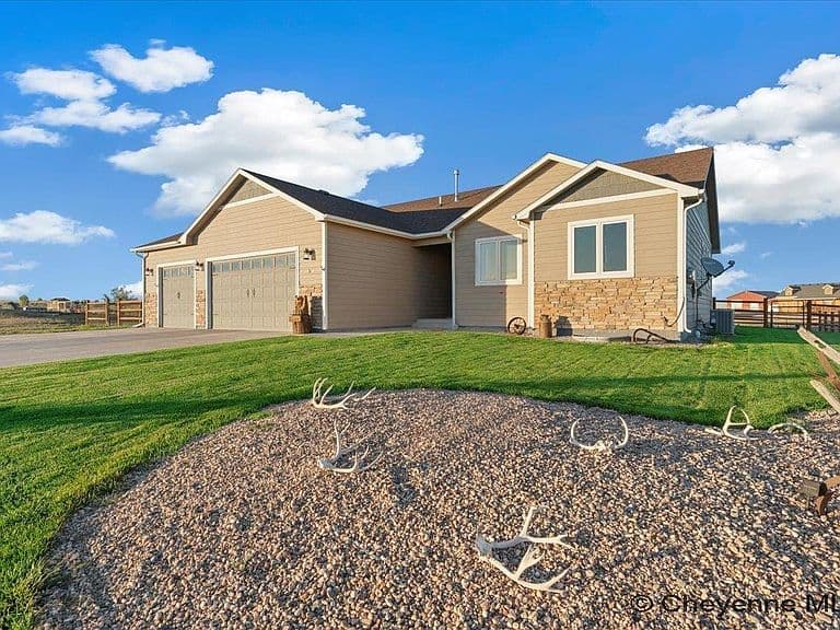 1082 Blue Mountain Rd photo 2