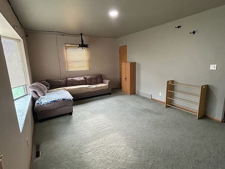 403 Linden Ave photo 3