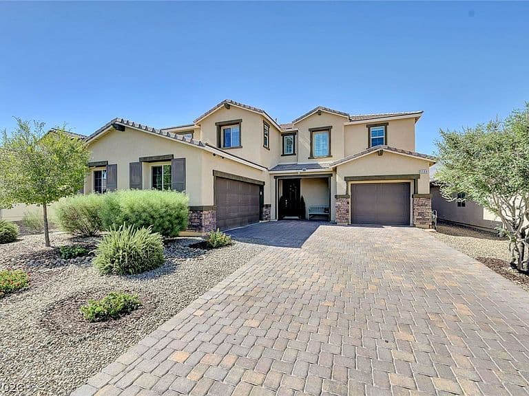 5560 Honey Creek Ave photo 1