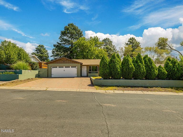 3302 N Alta Vista Dr photo 2