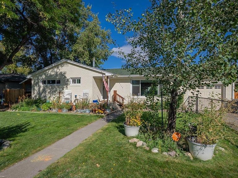 2113 N Kerper Blvd photo 3