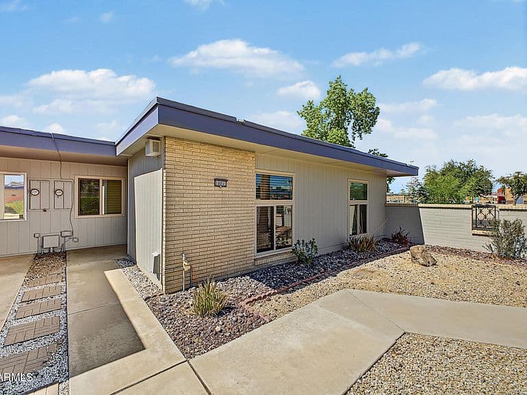 10031 W HUTTON Drive photo 3