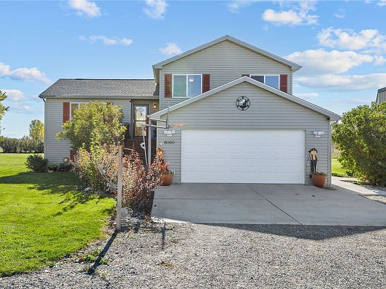 8060 Canyon Dr photo 4