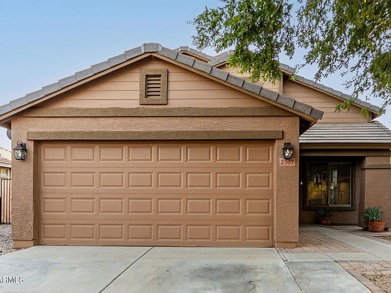 2507 W Desert Spring Way photo 1