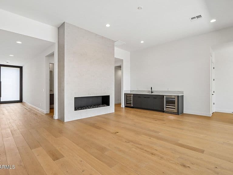 2421 E AQUARIUS Place photo 2