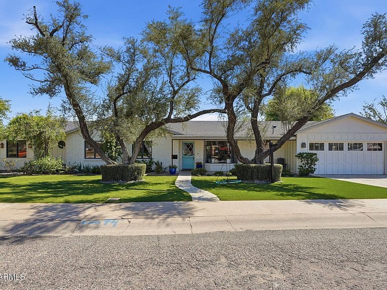 3427 E MARIPOSA Street photo 1