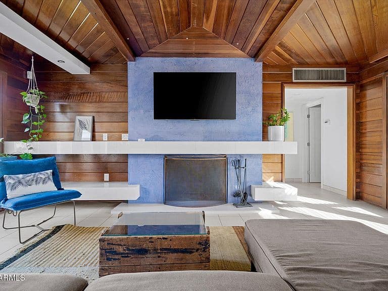 3812 E Coronado Rd photo 3