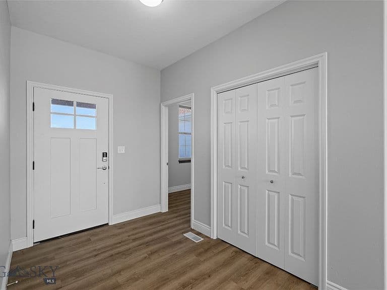 1020 Sagebrush Ln photo 3