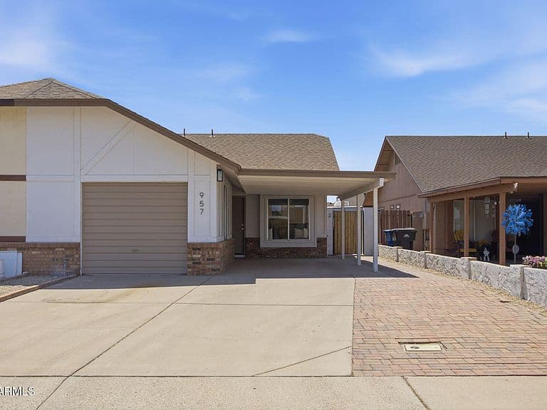 957 W Emerald Circle photo 2