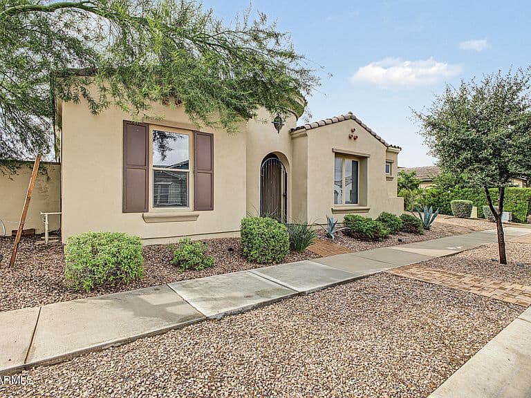 10713 E DIFFRACTION Avenue photo 2