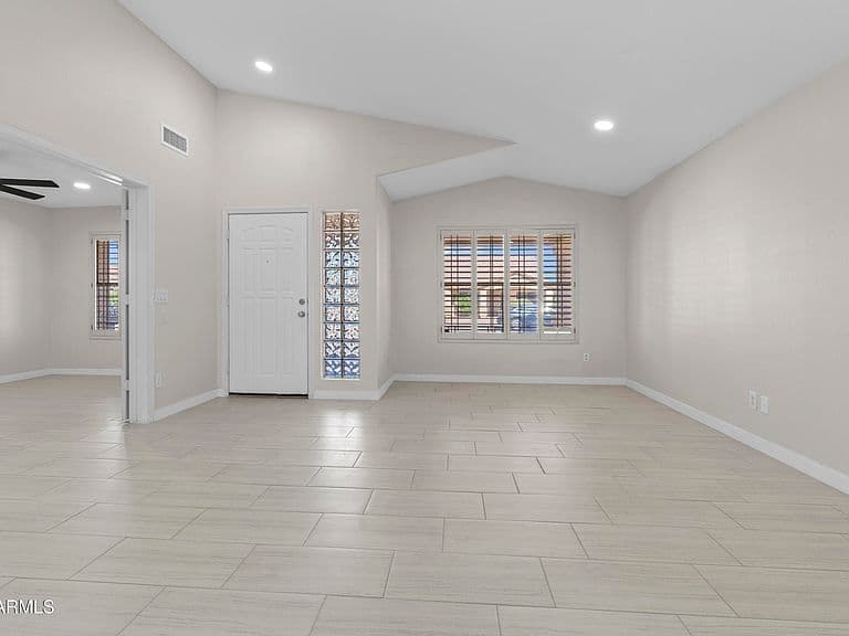 10001 W POTTER Drive photo 5
