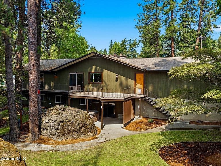 1023 N Crestline Dr photo 4