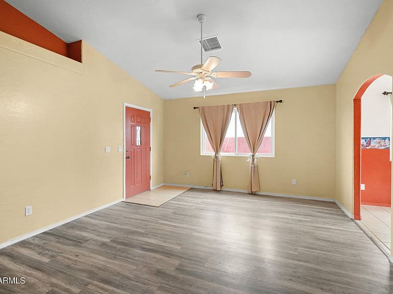 632 W 12TH Street photo 4