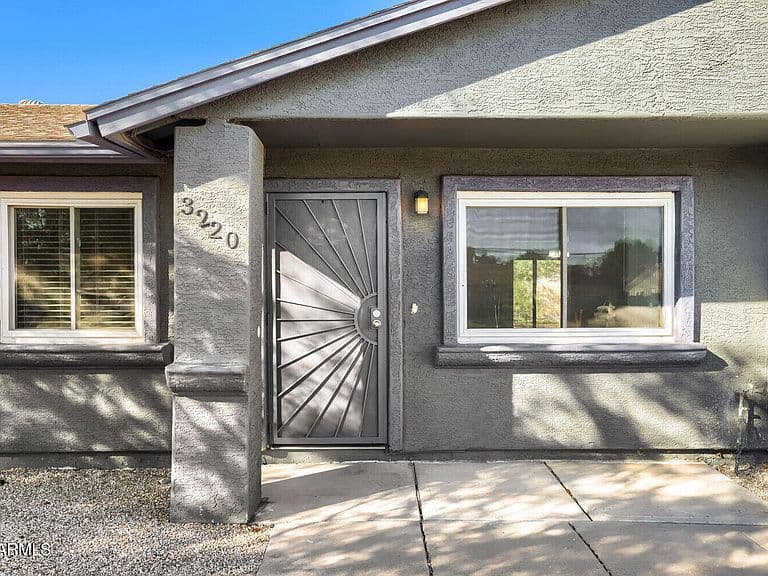 3220 W GROVERS Avenue photo 5