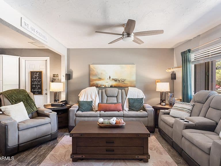 2616 ORIOLE Drive photo 3