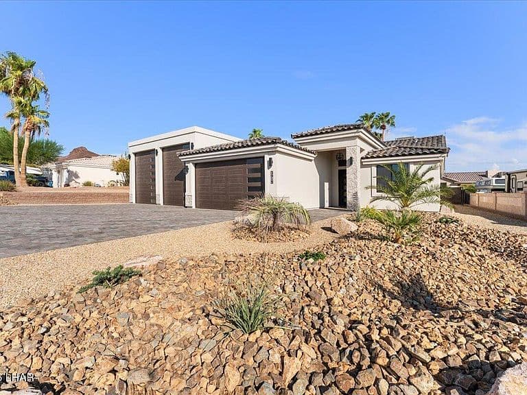 3918 Lunar Dr photo 4