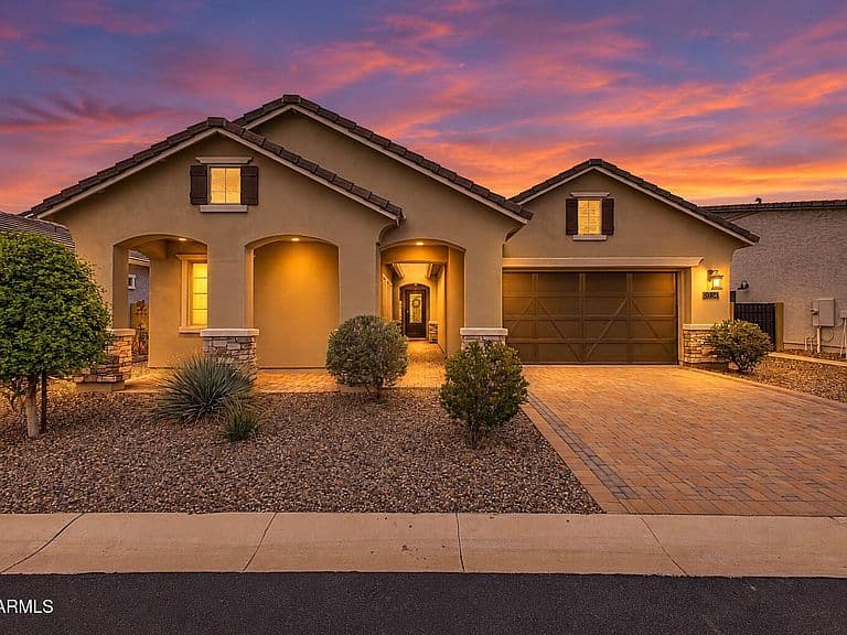 8032 E JUNE Circle photo 2