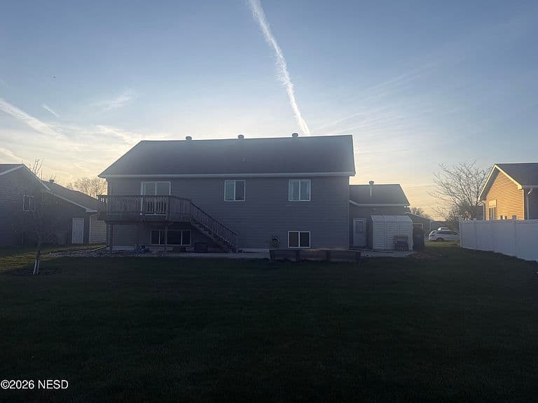 1108 Cherry Dr photo 3