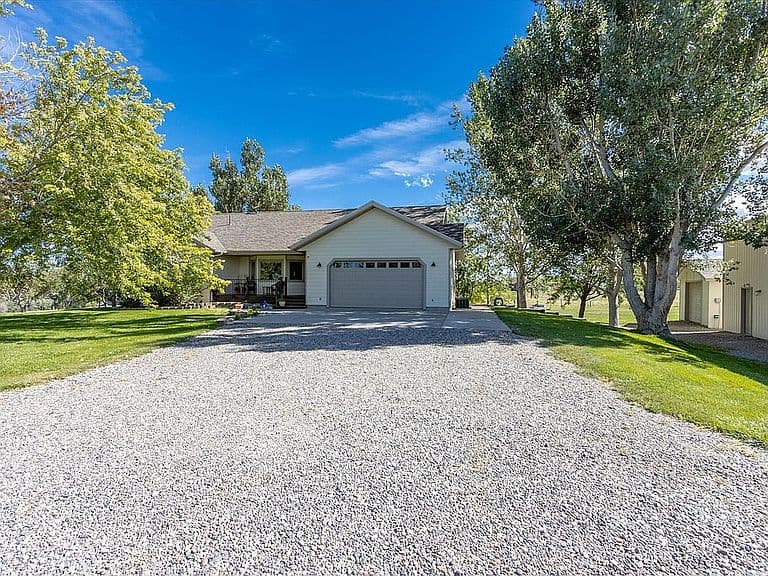 4680 Country Garden Rd photo 1