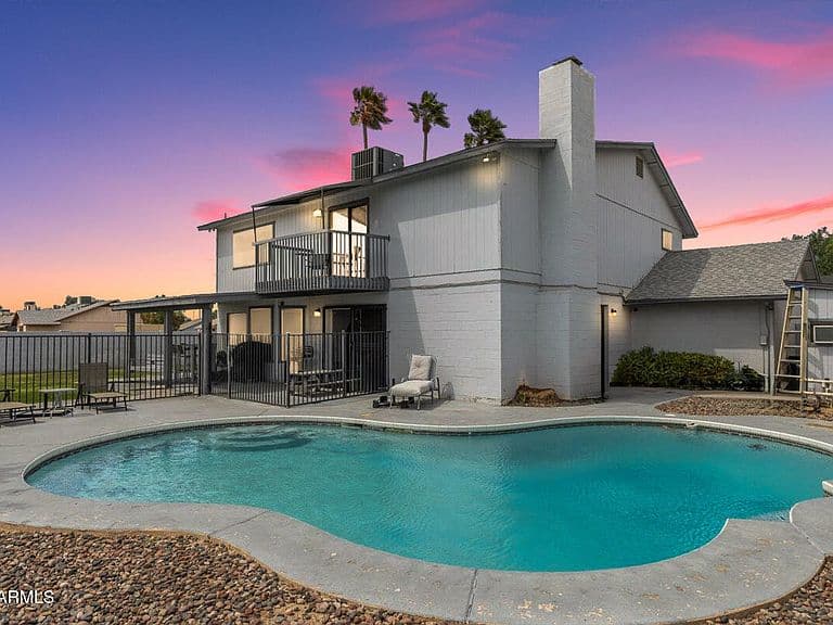 6237 W Altadena Ave photo 1