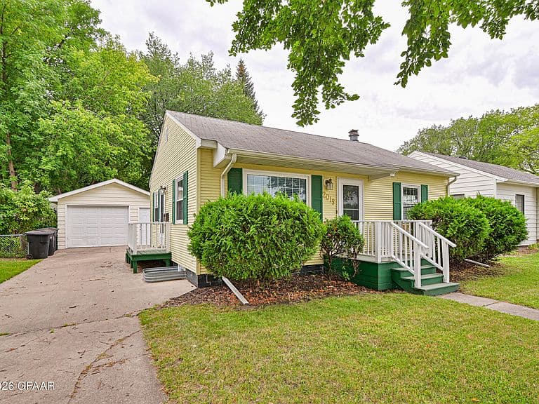 2019 5th Ave N photo 2