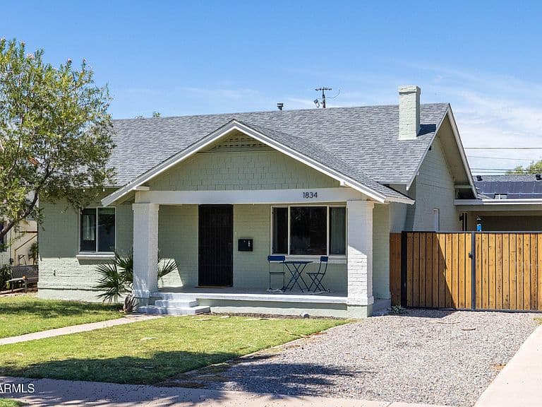 1834 N MITCHELL Street photo 5