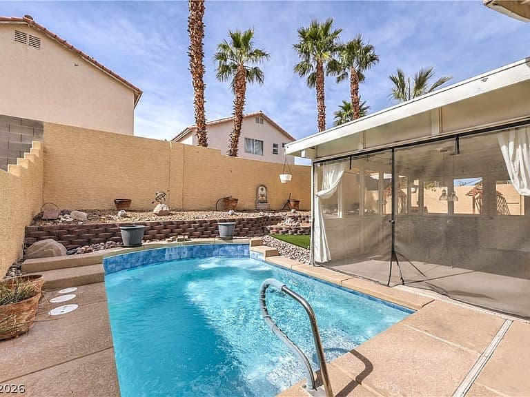 1005 Rainbow Meadows Dr photo 1