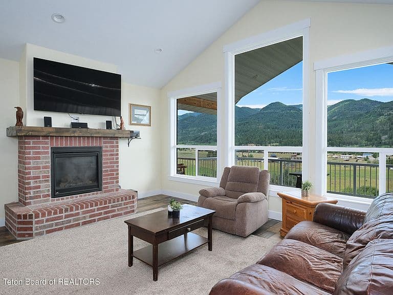 251 Palisades Park Rd photo 4